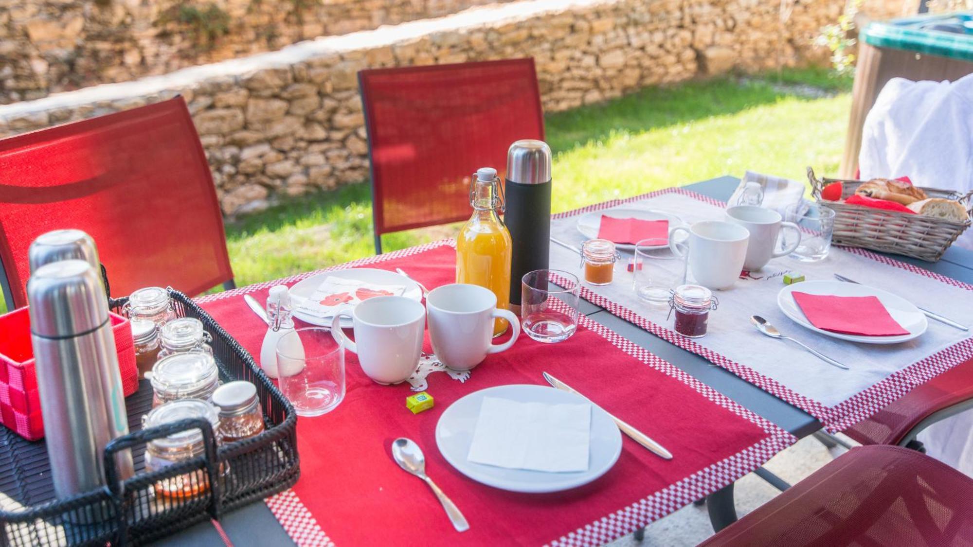 Plein Sud Avec Jacuzzi Privatif Et Parking Prive Apartman Sarlat-la-Canéda Kültér fotó